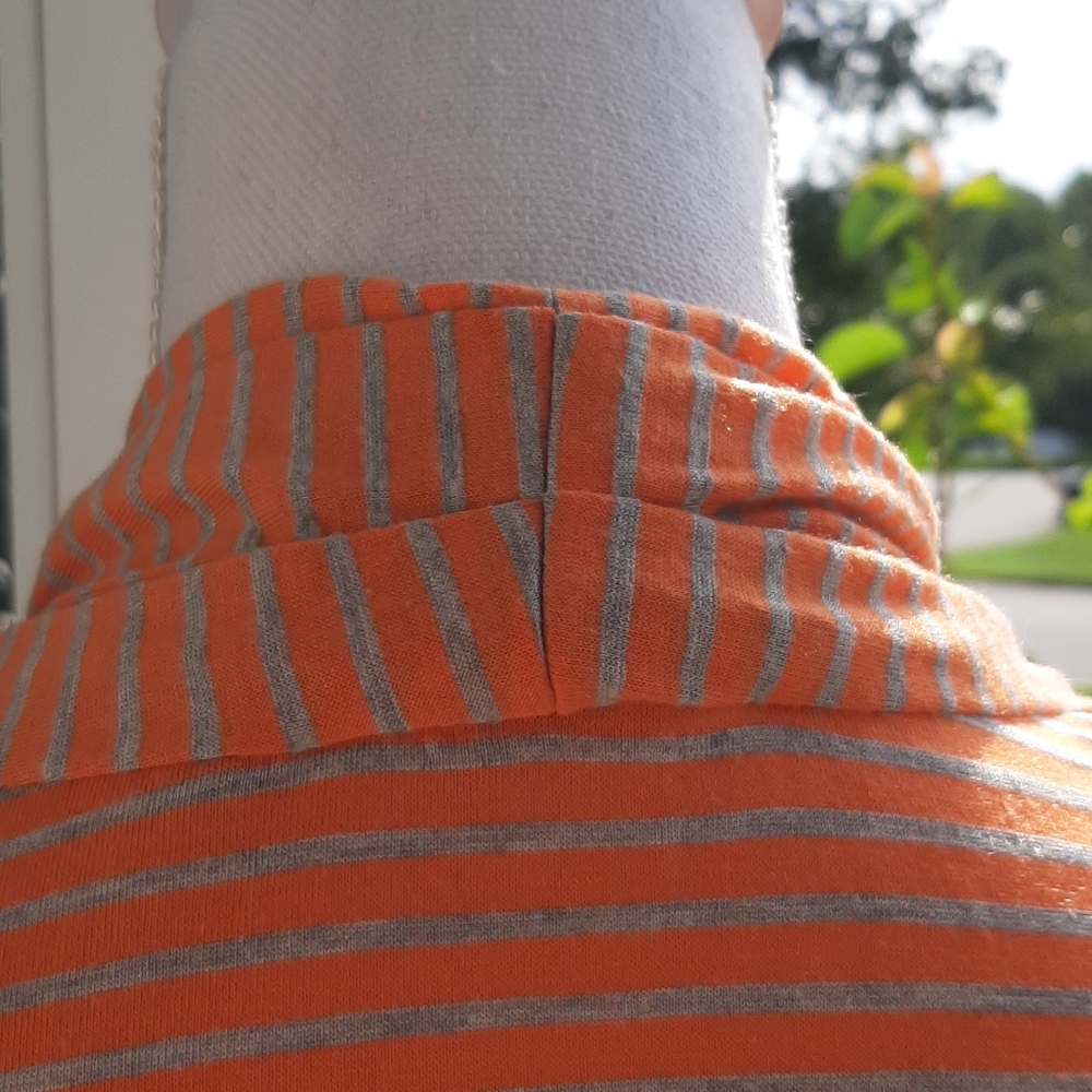 Sofia Vergara Open Front Top - Picture 5 of 8